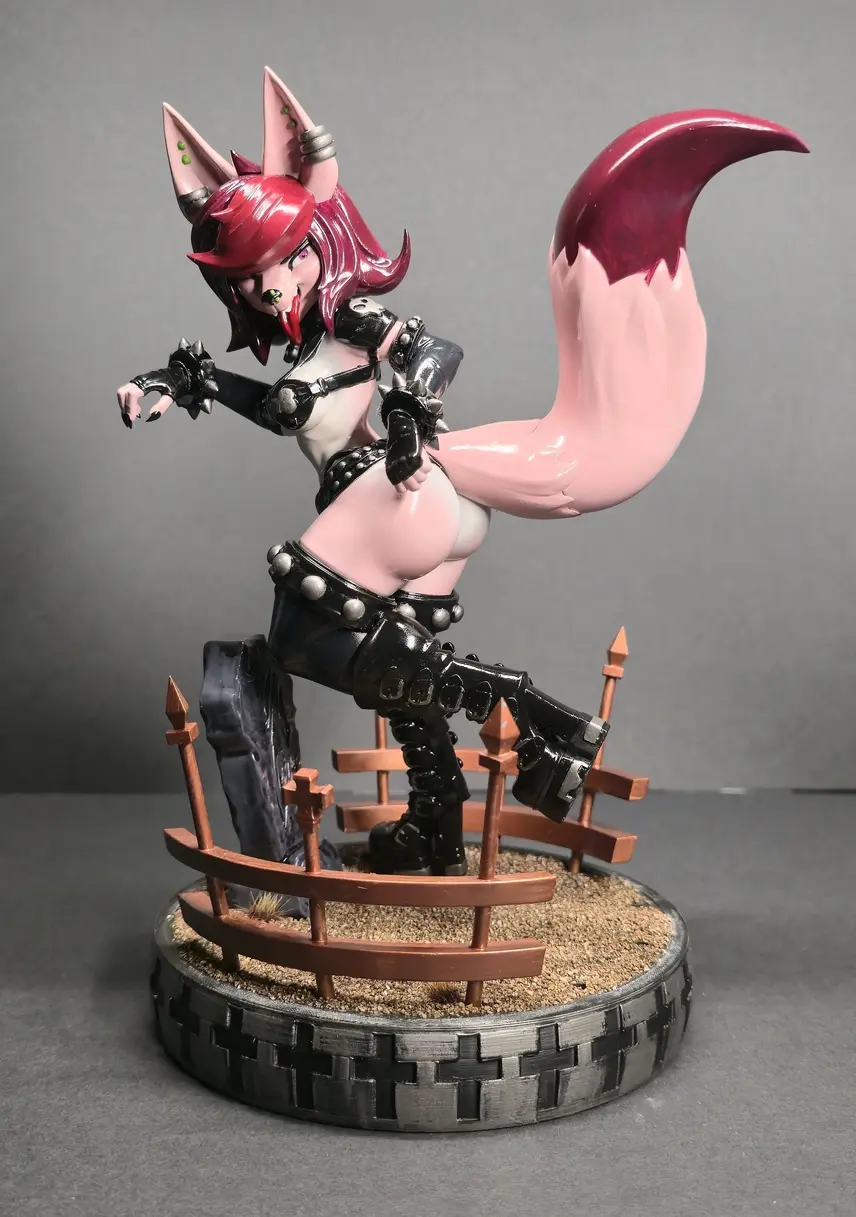 Maeven Catcouch figurine