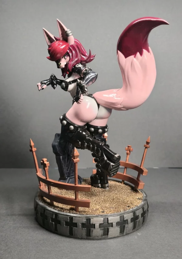 Maeven Catcouch figurine