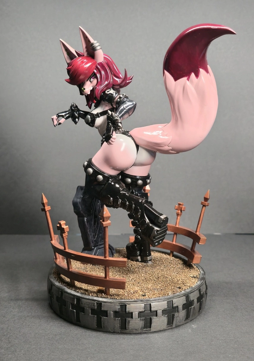 Maeven Catcouch figurine