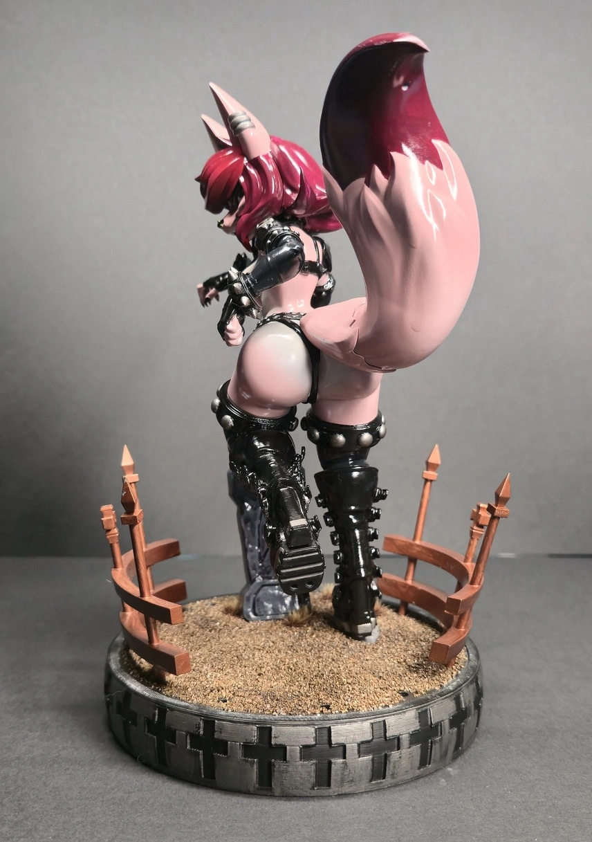 Maeven Catcouch figurine